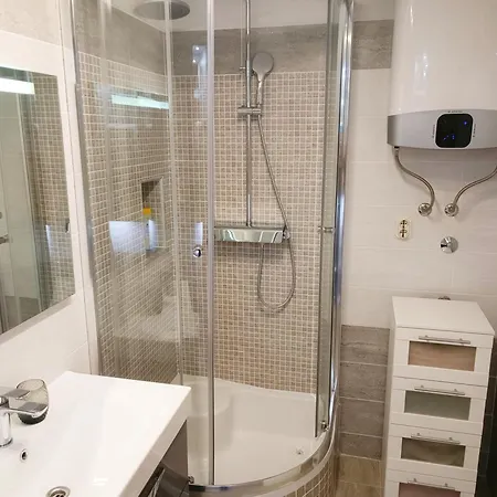 Apartment F&a *