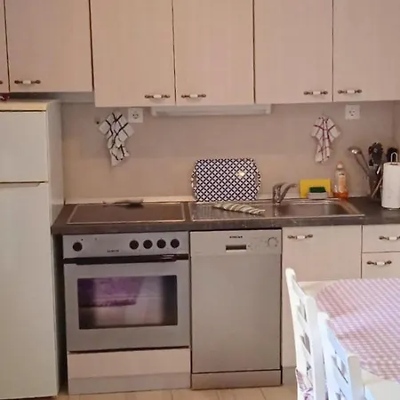 Apartment F&a Split